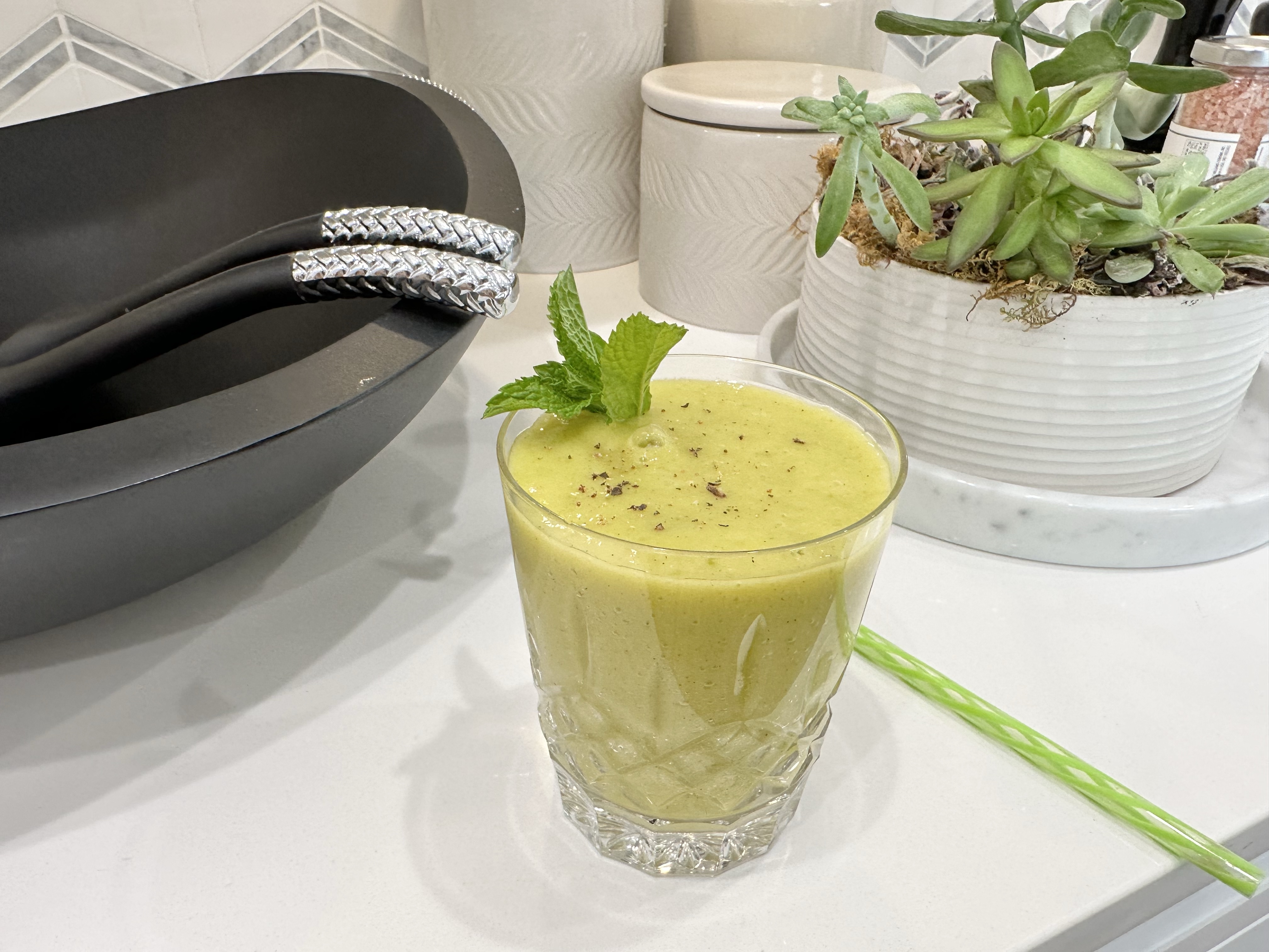 Minted Mango Kiwi Smoothie